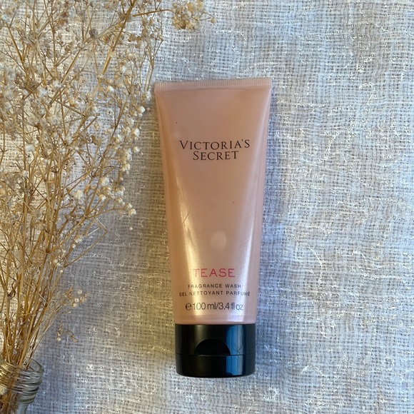 Set of two VICTORIA’s SECRET lotion and body wash (sealed) - Picture 5 of 8